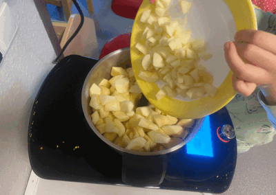 Apfelmus in unserer Kita Friesenzwerge 2