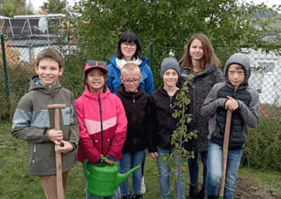 Teilnahme des Hortes Pausa an der Baumpflanz-Challenge