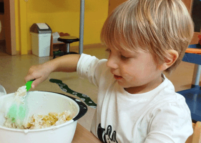 Backen in der Krippe in unserer Kita Am Bärenstein