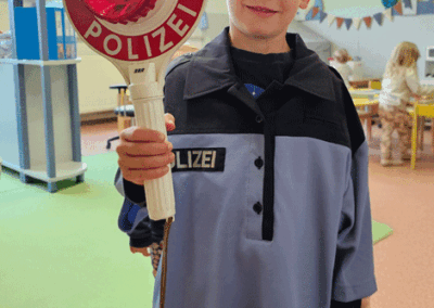 Poilzei zu Besuch in der Kita "Sonnenkäfer"