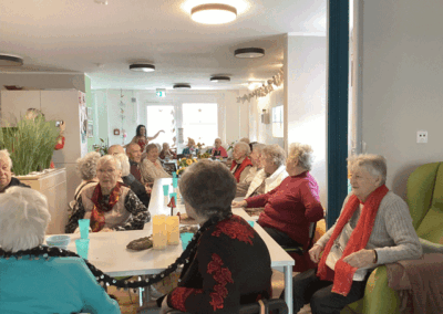 Feier zur Einweihung der großen Terrasse an der Tagespflege Reichenbach