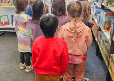 Die Vorschüler der Kita Am Bärenstein zu Gast in der Vogtland-Bibliothek