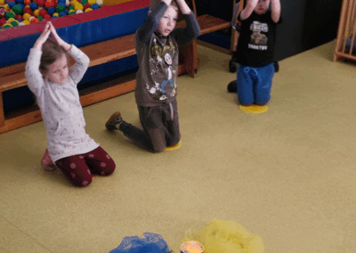 Yoga in der Kita "Sonnenkäfer"