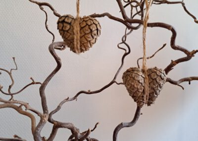 Herzen aus Zapfen in unserer Tagespflege Oelsnitz