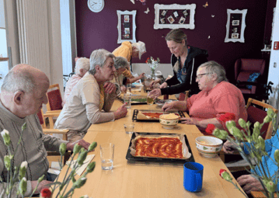 selbstgemachte Pizza in unserer Tagespflege Plauen