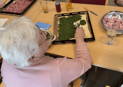 selbstgemachte Pizza in unserer Tagespflege Plauen