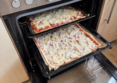 selbstgemachte Pizza in unserer Tagespflege Plauen