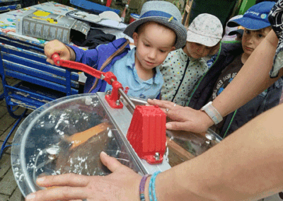 Kinderland Pausa - Besuch beim Imker