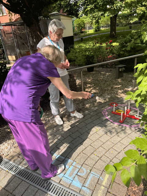 Gemeinsames Sportfest der Tagespflege und Seniorenwohngruppe in Plauen